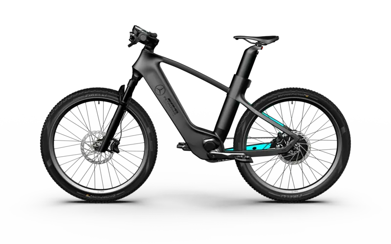 Mercedes-AMG PETRONAS F1® Team Rallye Edition 250 Electric Bike